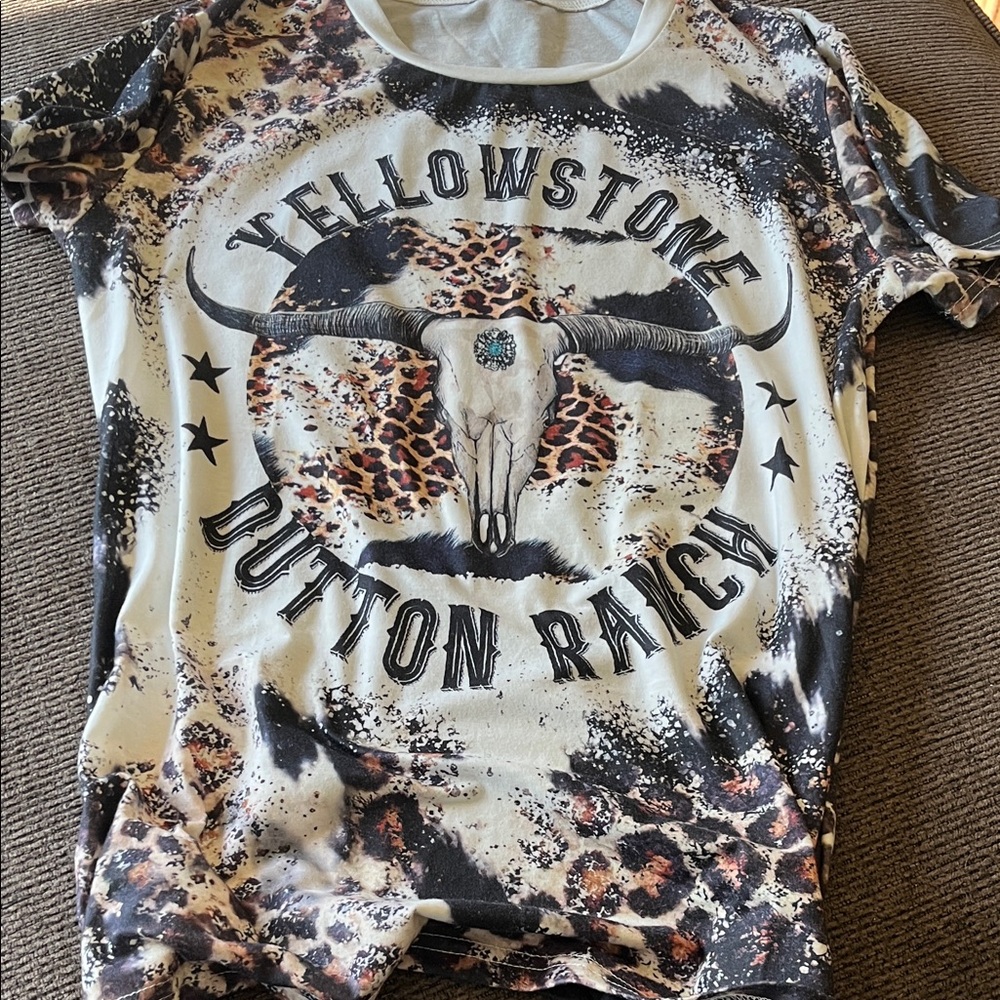 Yellowstone Dutton Ranch Graphic Tee - Multicolor
